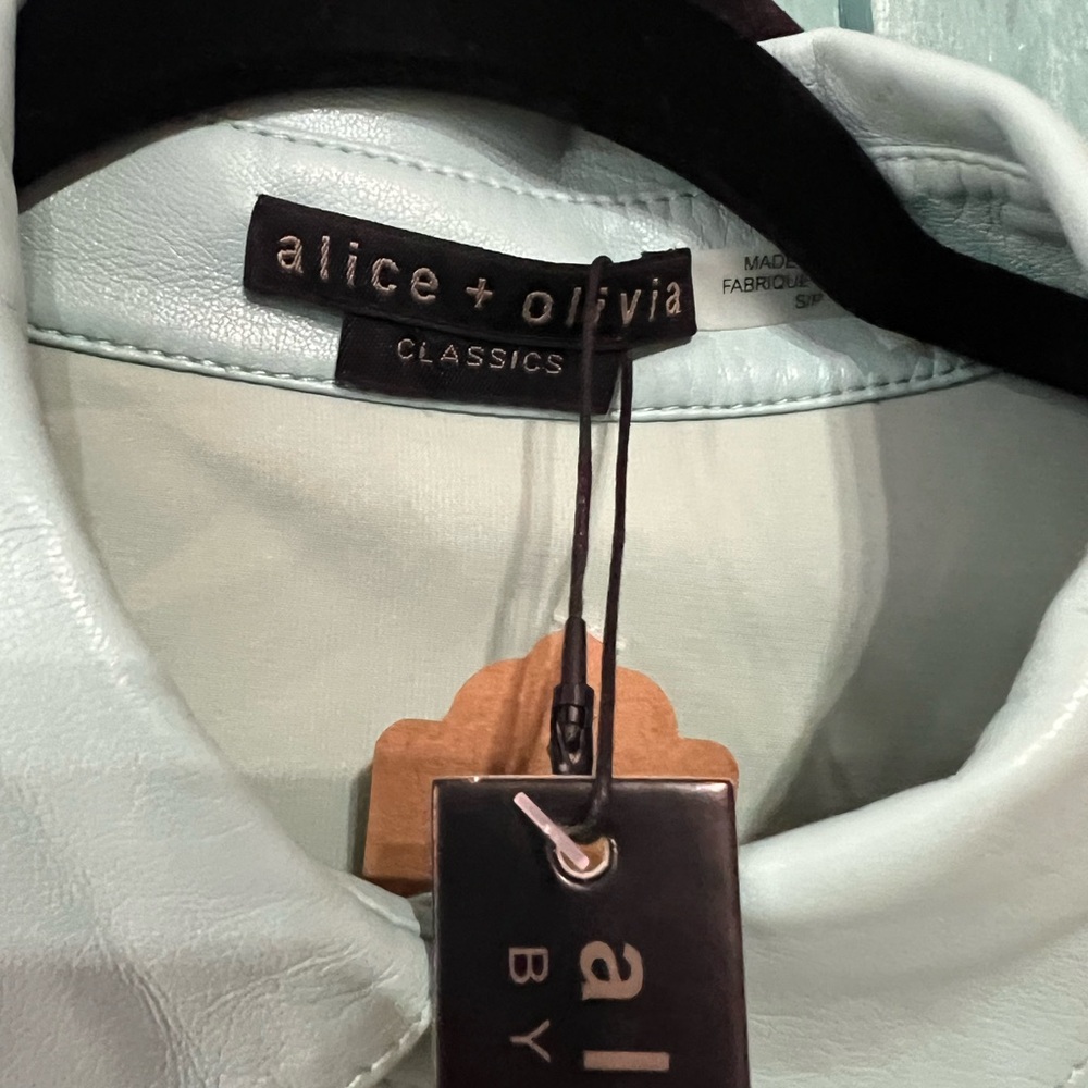 Alice + Olivia Pale Blue Button Down Shirt - Picture 4 of 6